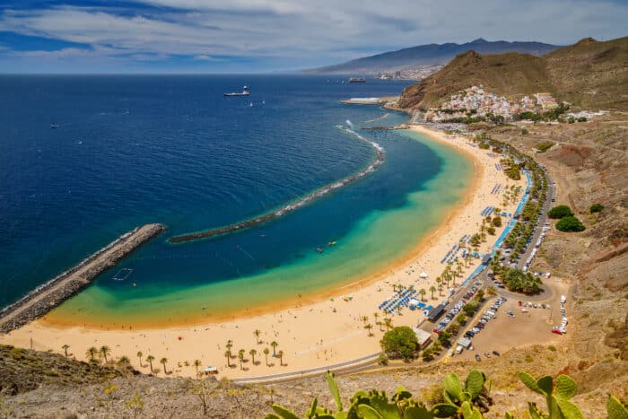 Playa de Las Teresitas na severu Tenerife