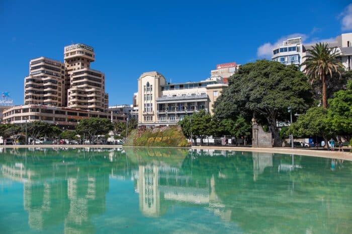 Náměstí Plaza de España v Santa Cruz de Tenerife